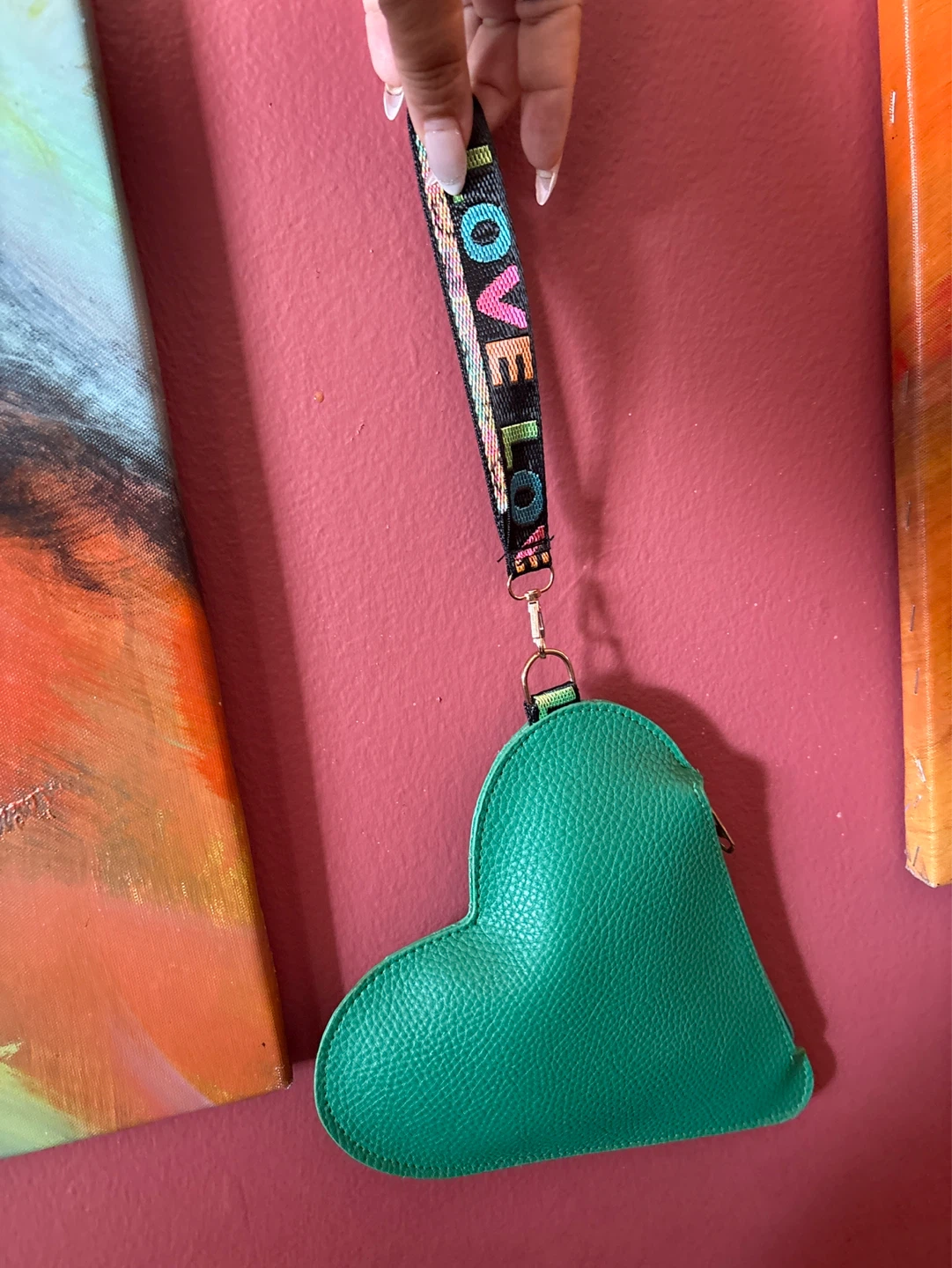 ⚽️ Green vegan Leather Heart Shaped  purse LOVE" Wrist Strap - photo 2