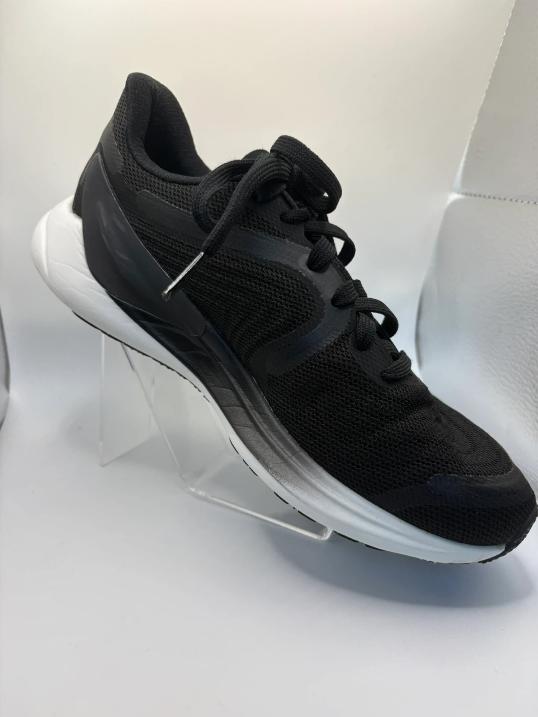 Size 7.5 - LULULEMON Black Running Shoes - photo 4