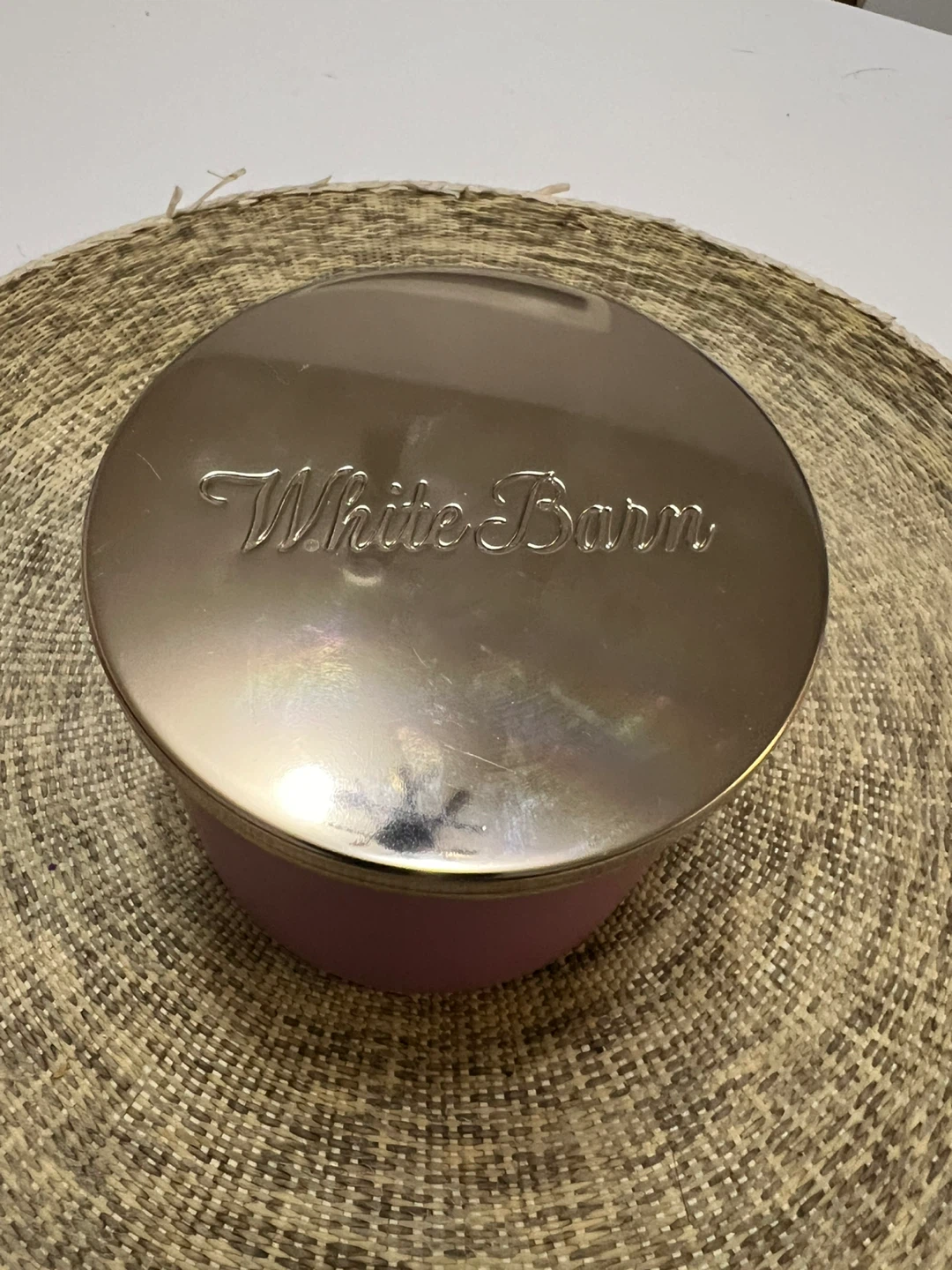 ⚽ White Barn Rose Water & Ivy 3-Wick Candle - photo 3