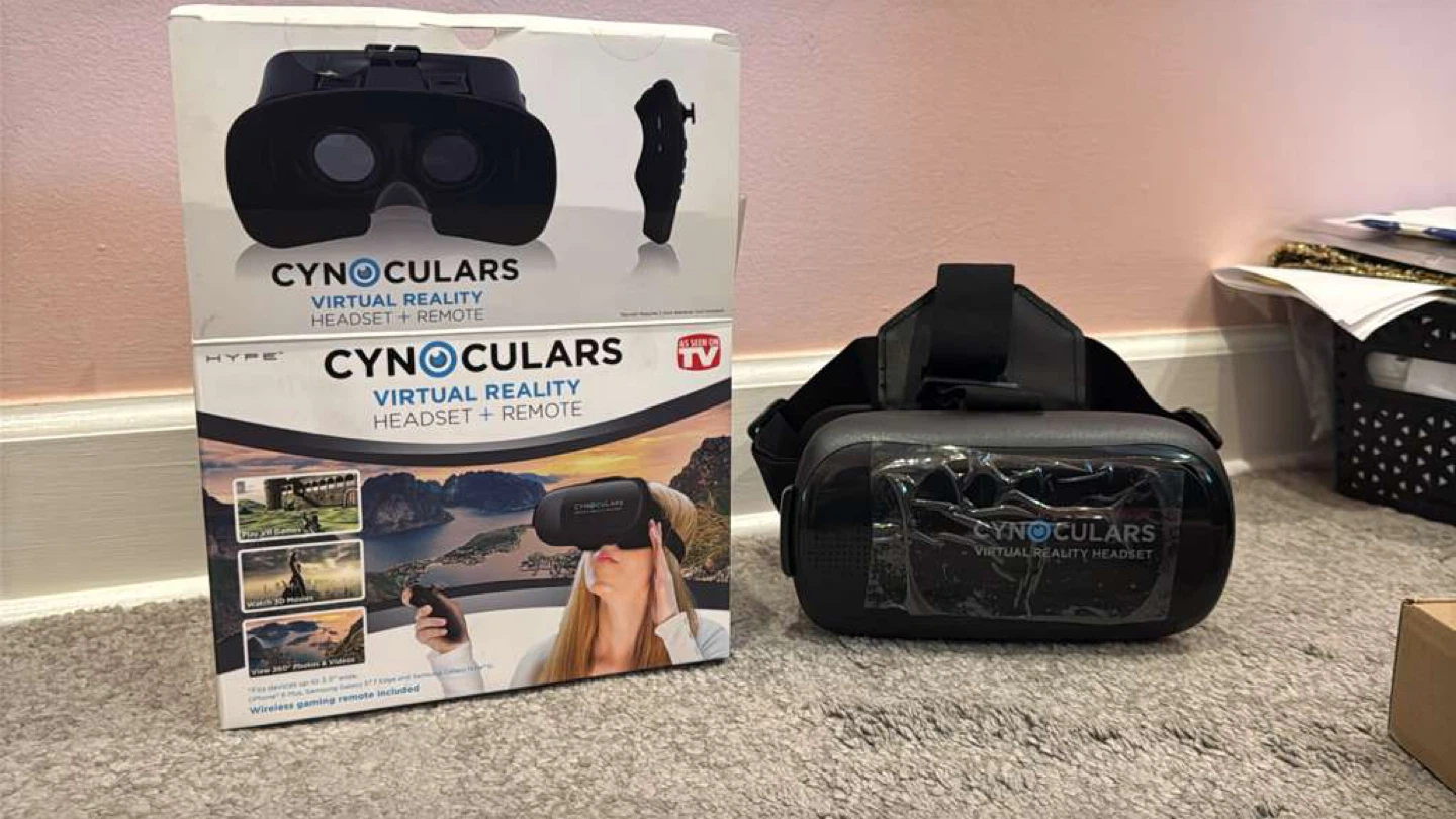 HYPE Cynoculars Virtual Reality Headset + Remote