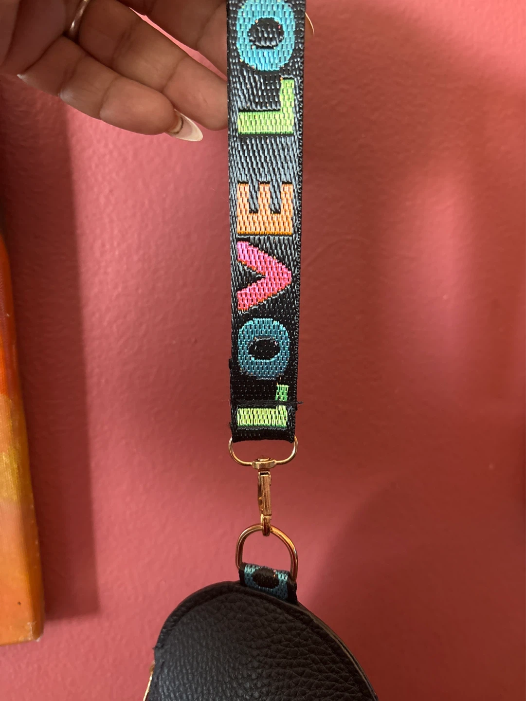 ⚽️ Black vegan Leather  Heart Shaped Purse " LOVE" Strap - photo 3