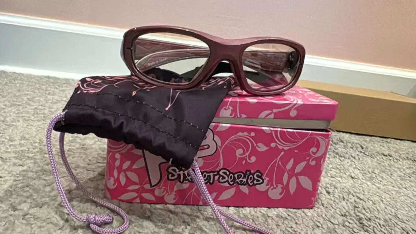 Bratz "Street Series" Sunglasses with Case and Box
