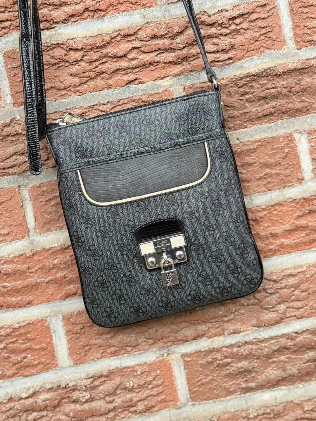 Guess Grey Monogram Crossbody Bag ⚽ - photo 3