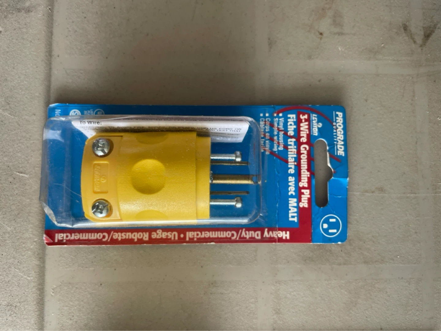 Leviton 3-Wire Heavy Duty Grounding Plug