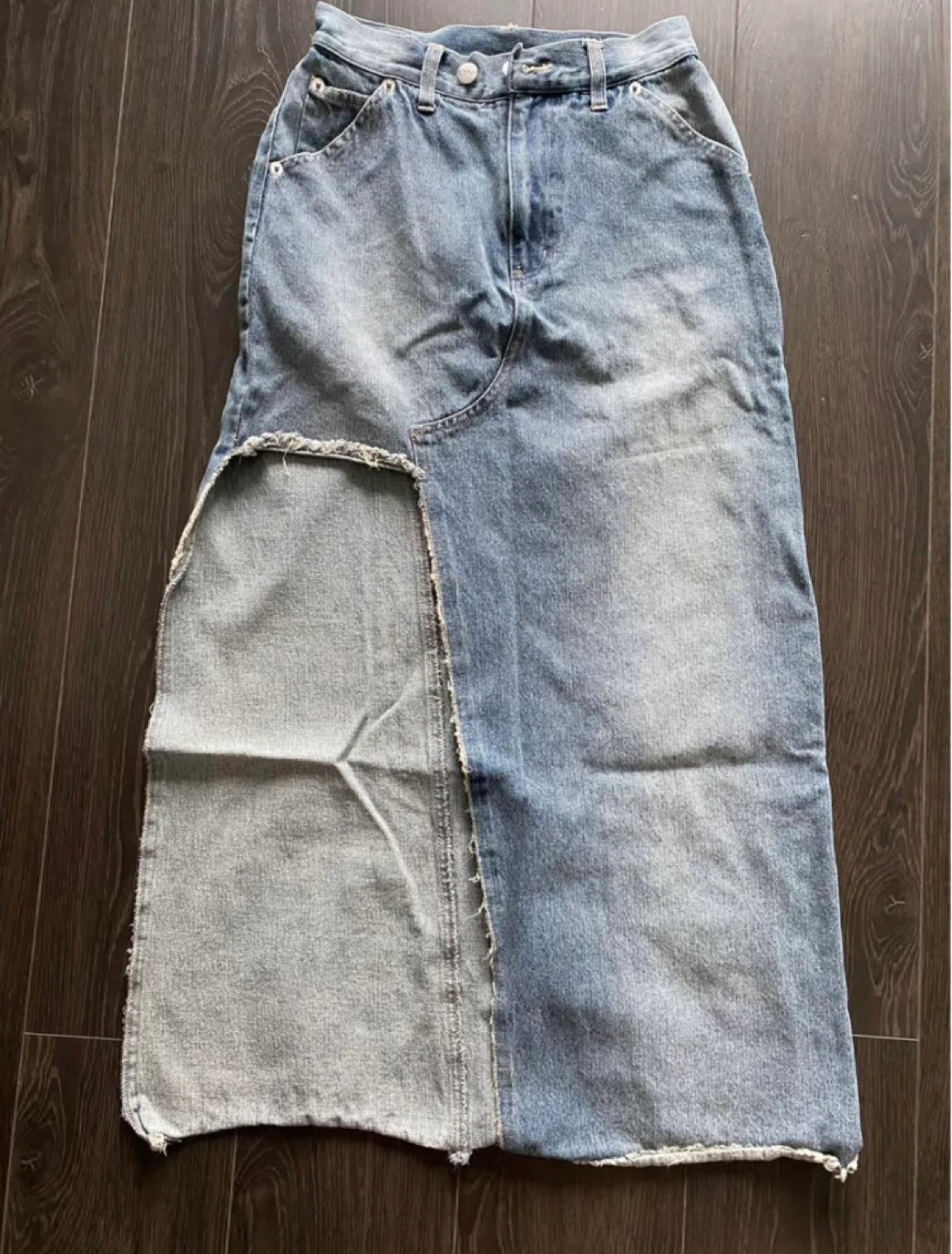 ⚽️ denim skirt with slit size XS