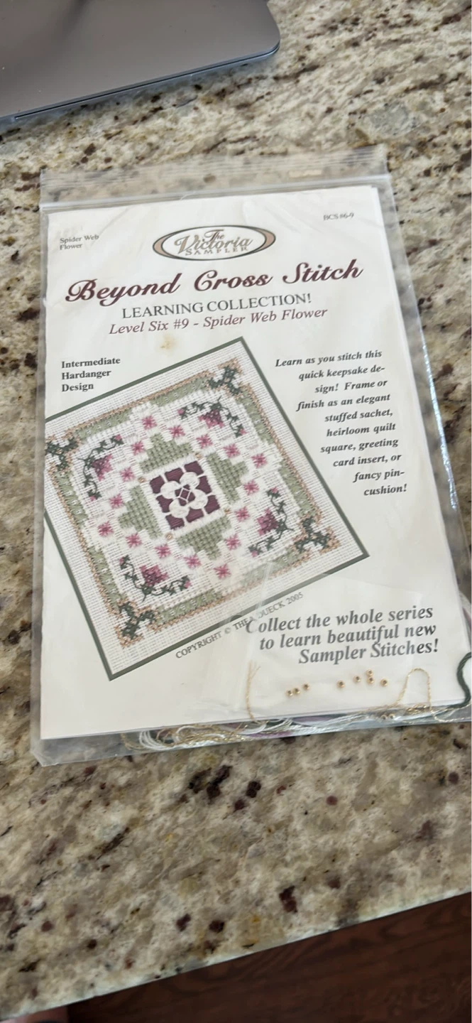 Just-Nan Christmas Biscoru 2007 Ornament Cross Stitch Pattern - photo 4
