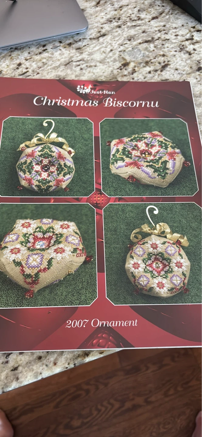 Just-Nan Christmas Biscoru 2007 Ornament Cross Stitch Pattern