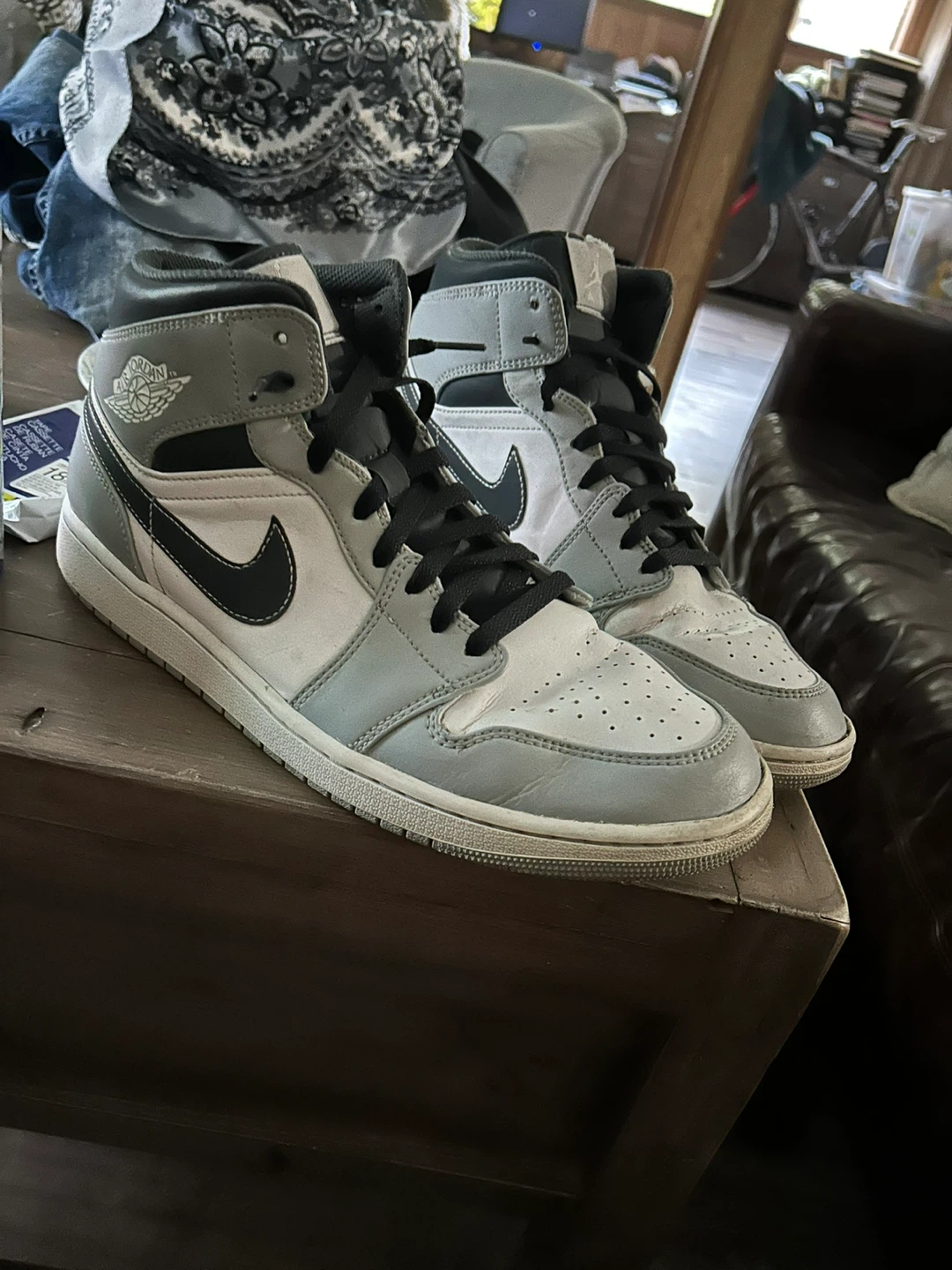 Air Jordan 1 Mid lace swapped ⚽
