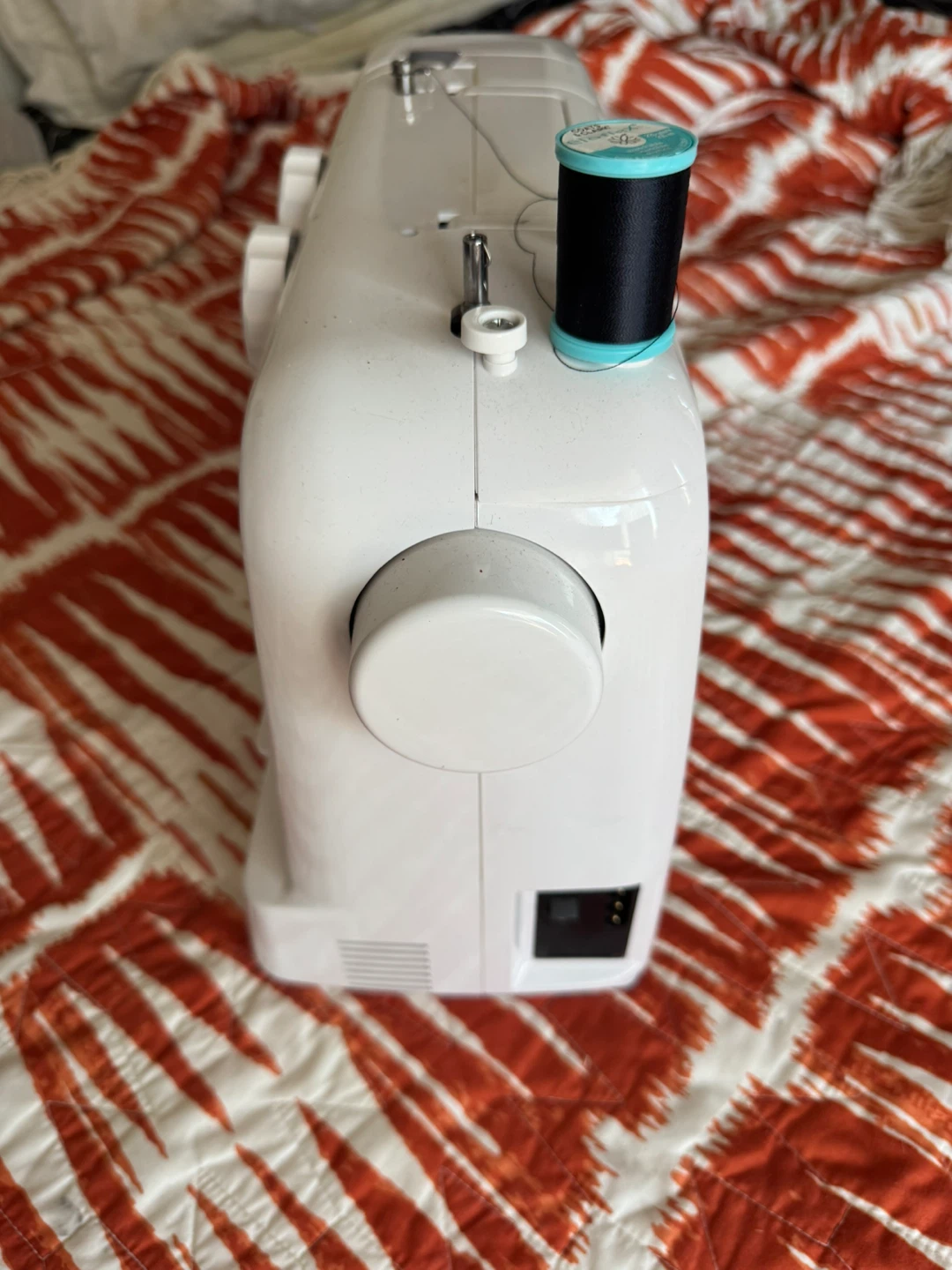 Singer SM024 Sewing Machine - photo 3