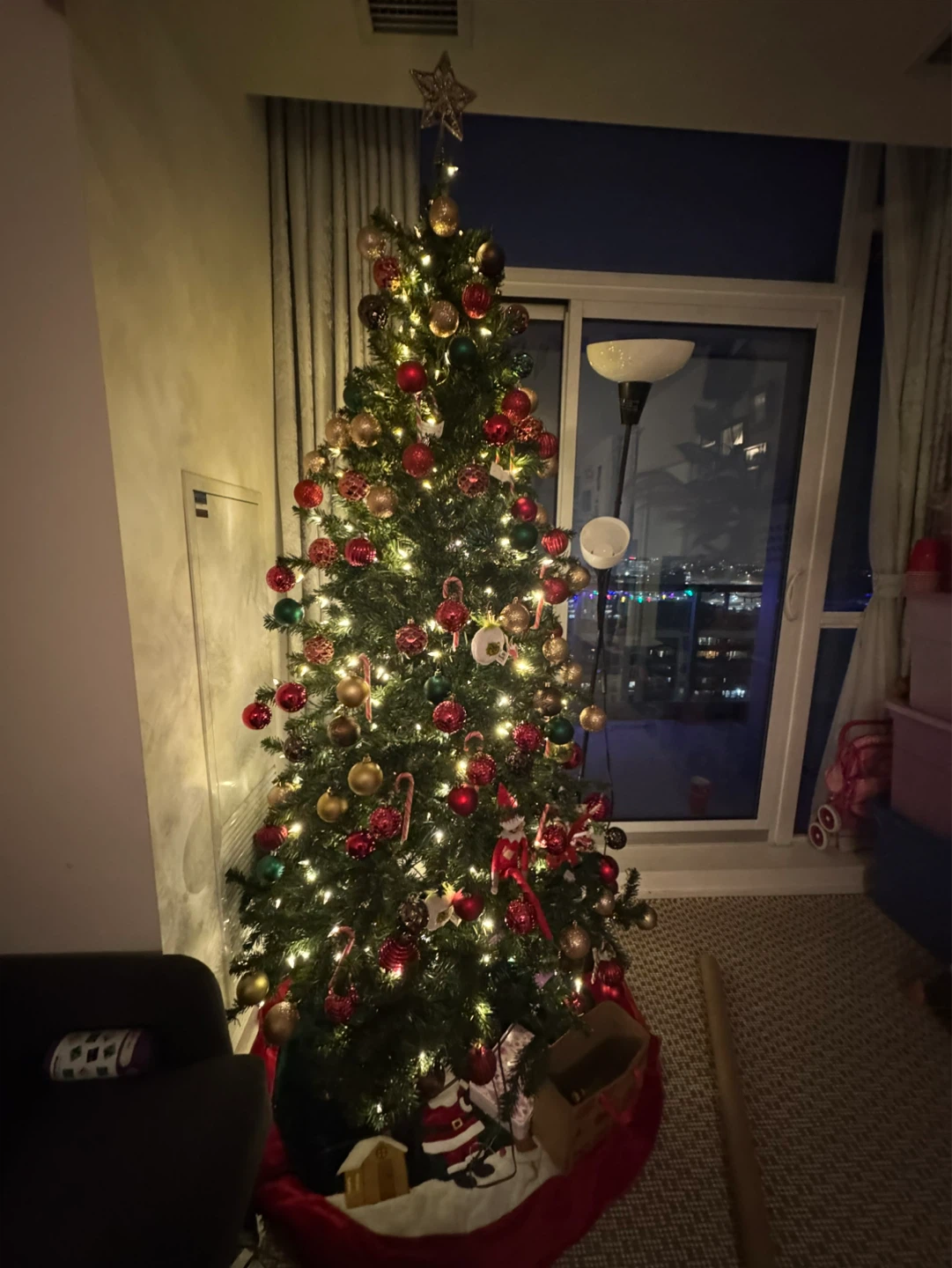 Duncan Fir Pre-Lit Christmas Tree - photo 3