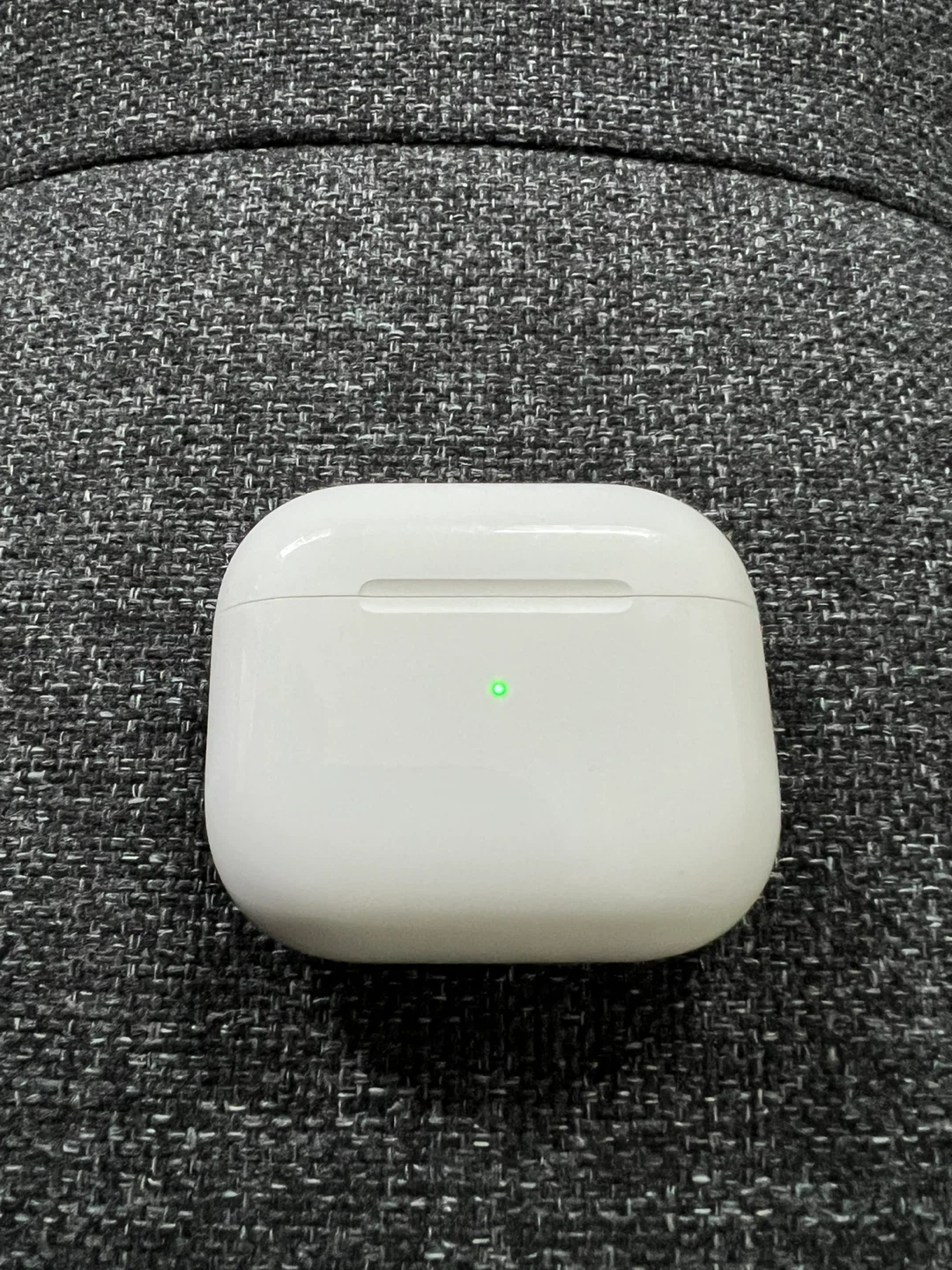 Apple AirPods 3rd Generation with Charging Case - photo 4