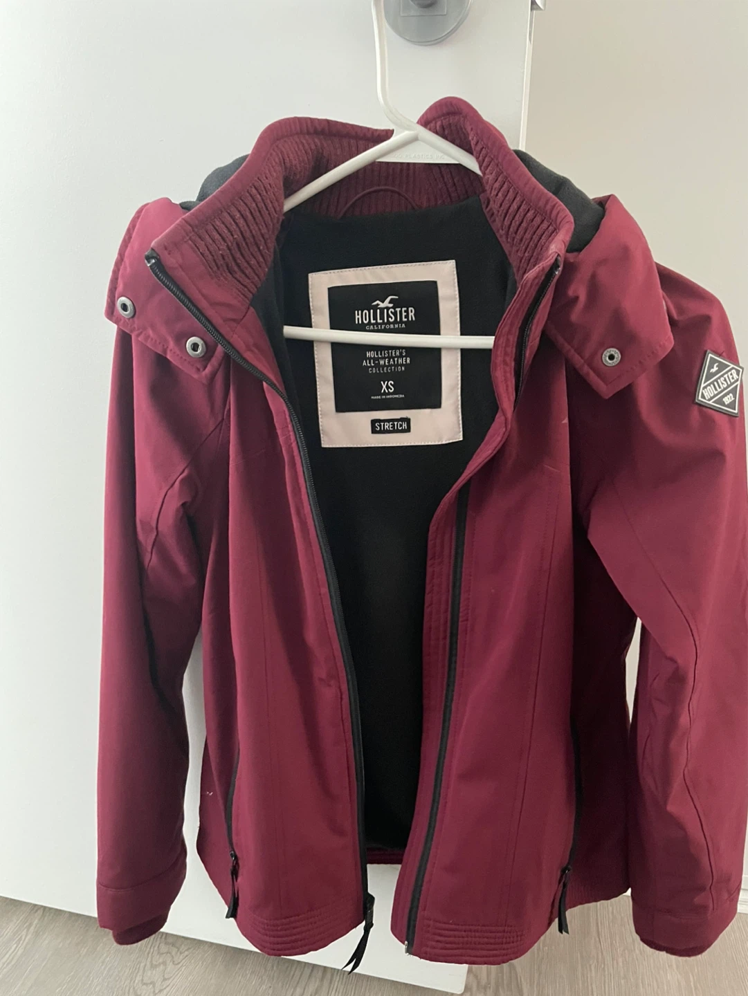 Hollister All-Weather Jacket XS Burgundy