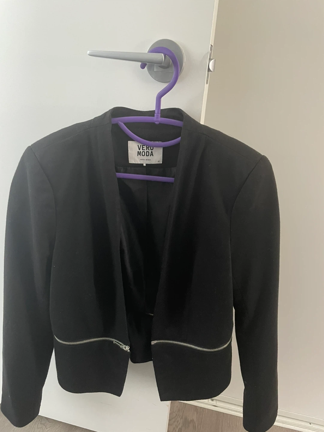 Vero Moda Black Cropped Jacket with Zippers Size 40