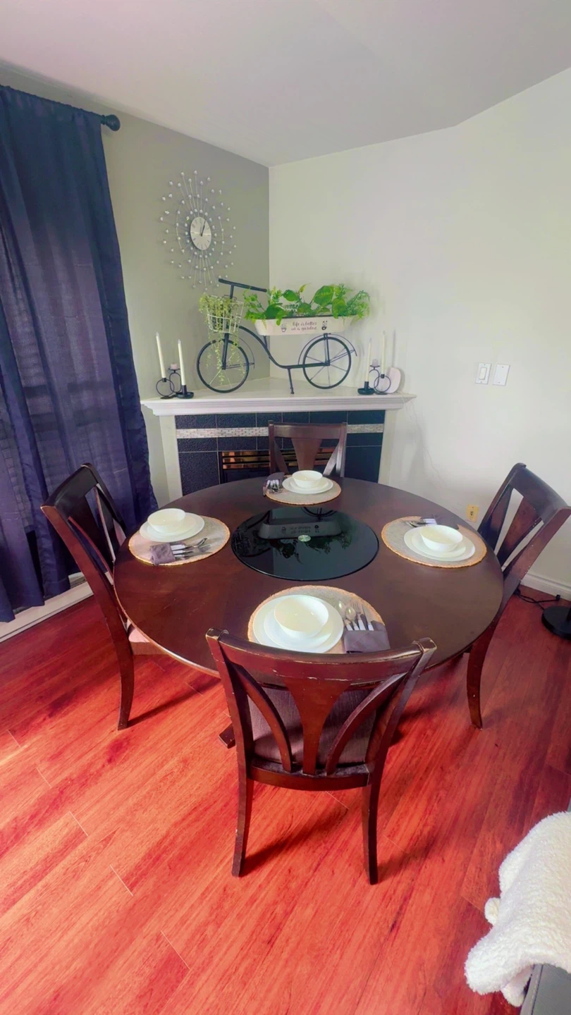 ⚽ Elegant Wooden Dining Table with Rotating Glass Centrepiece