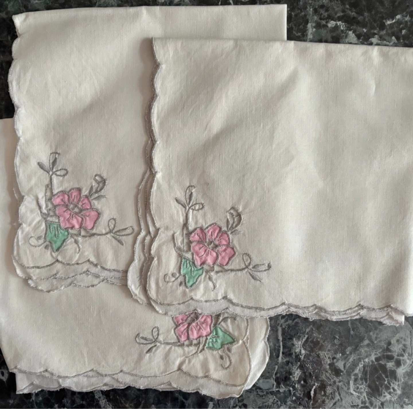 ⚽️Vintage Embroidered Linen Napkins - Set of 3