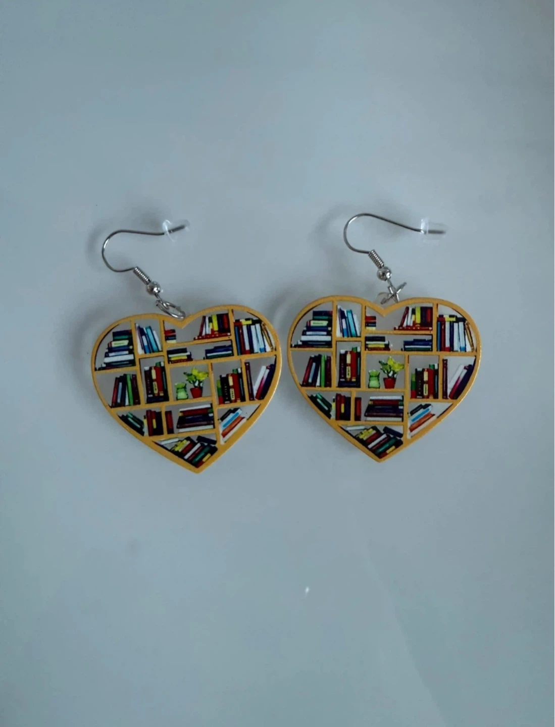 ⚽️Brand new Heart-Shaped Bookshelf Earrings