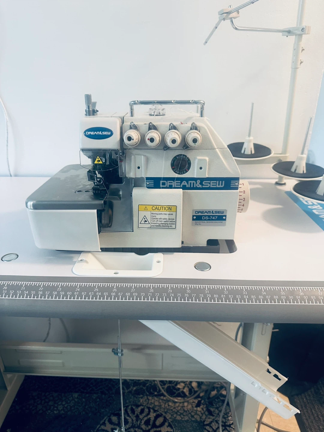 Dream & Sew DS-747 Serger Sewing Machine - photo 5