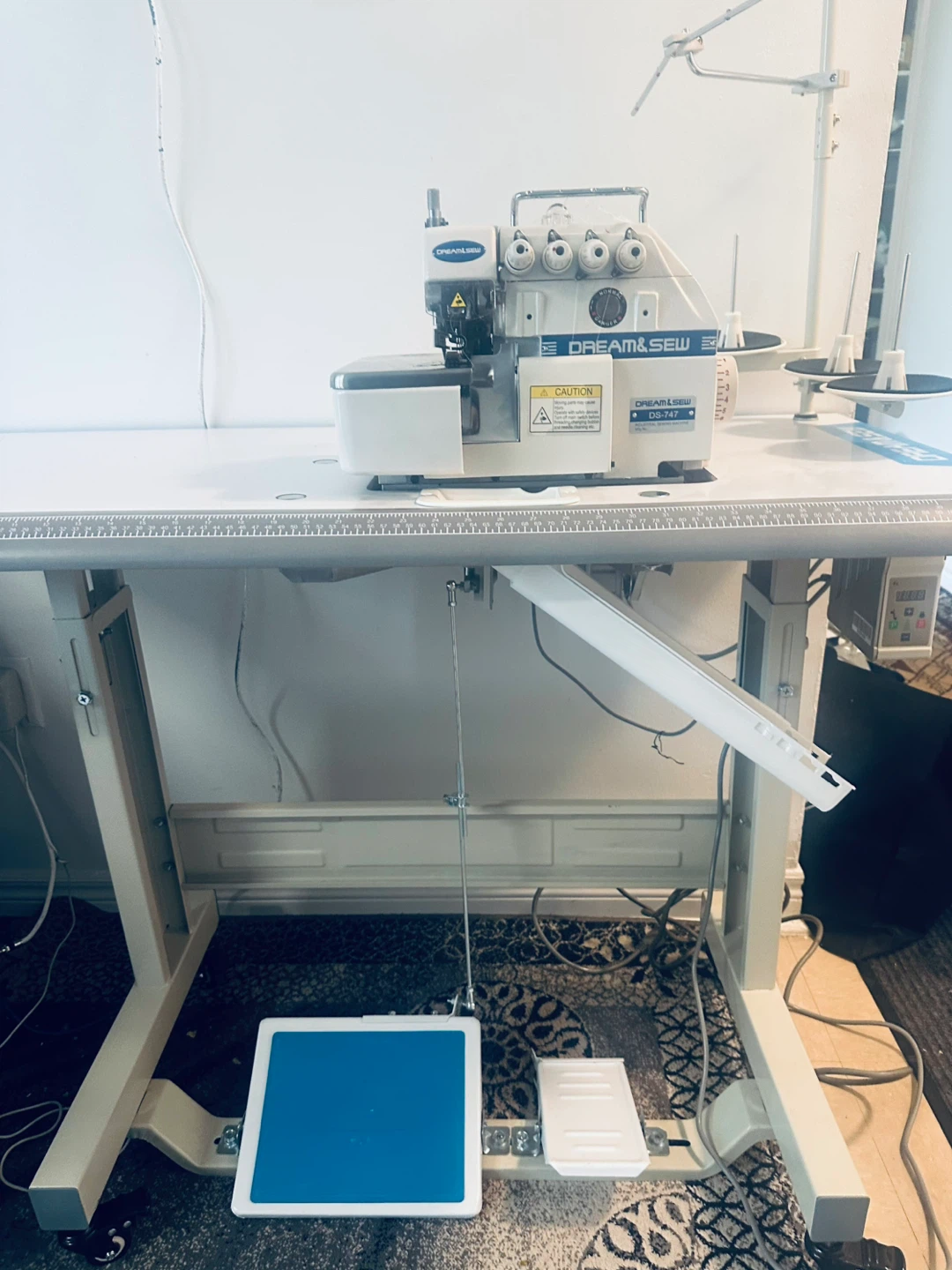 Dream & Sew DS-747 Serger Sewing Machine - photo 3