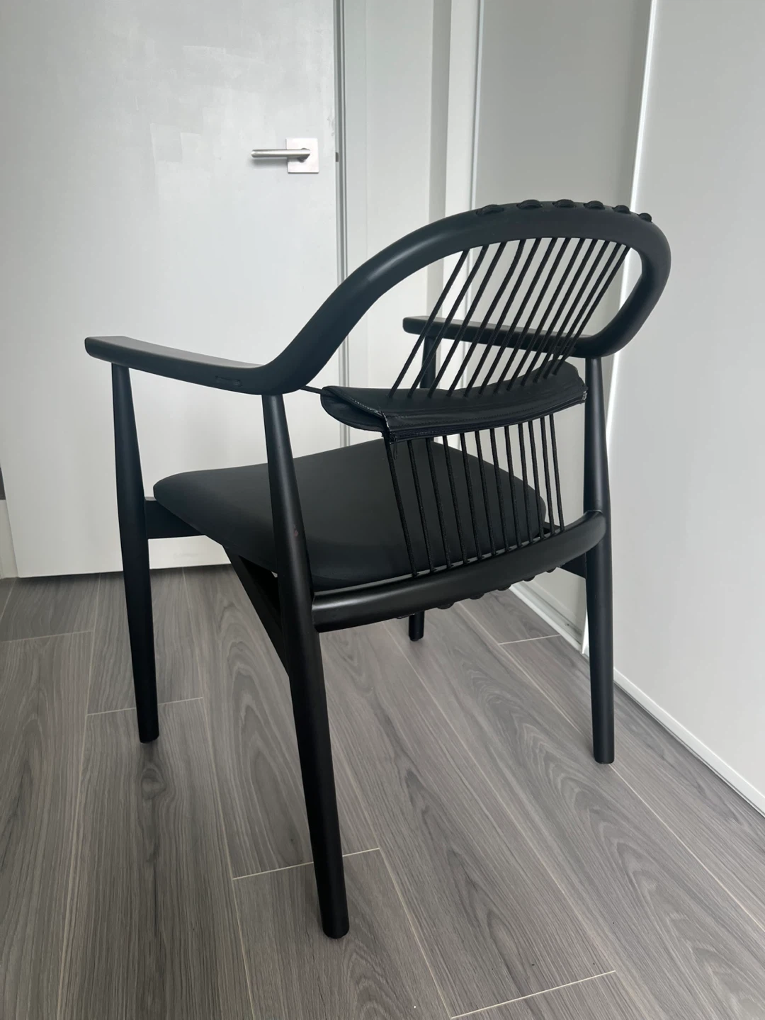 Black Armchair - photo 2