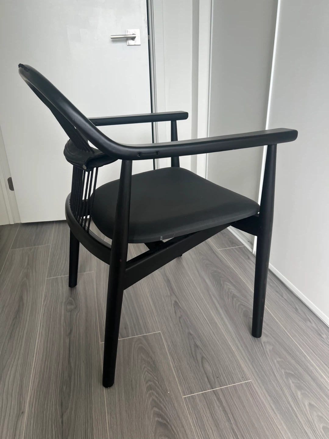 Black Armchair - photo 4