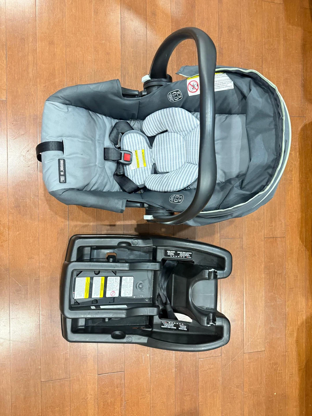 Graco SnugRide 30 Infant Car Seat with Base
