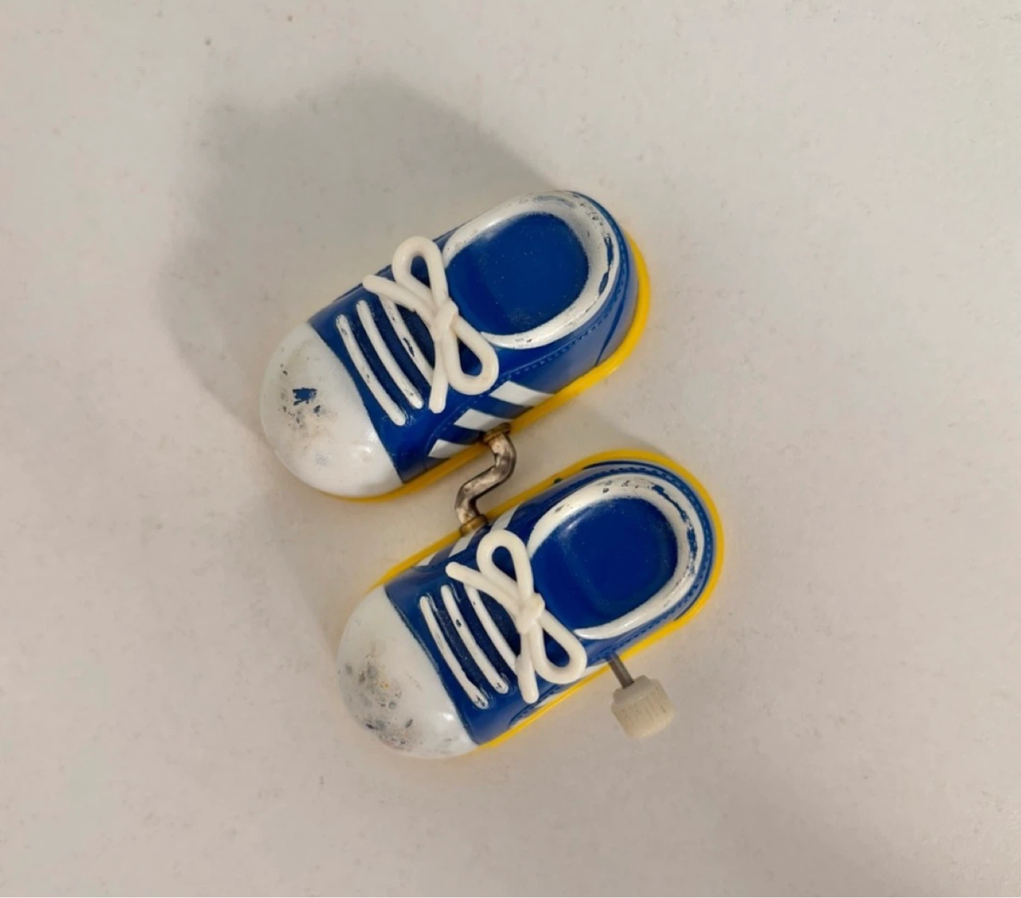 ⚽️Vintage TOMY 80s Wind-up Toy Sneakers - photo 2