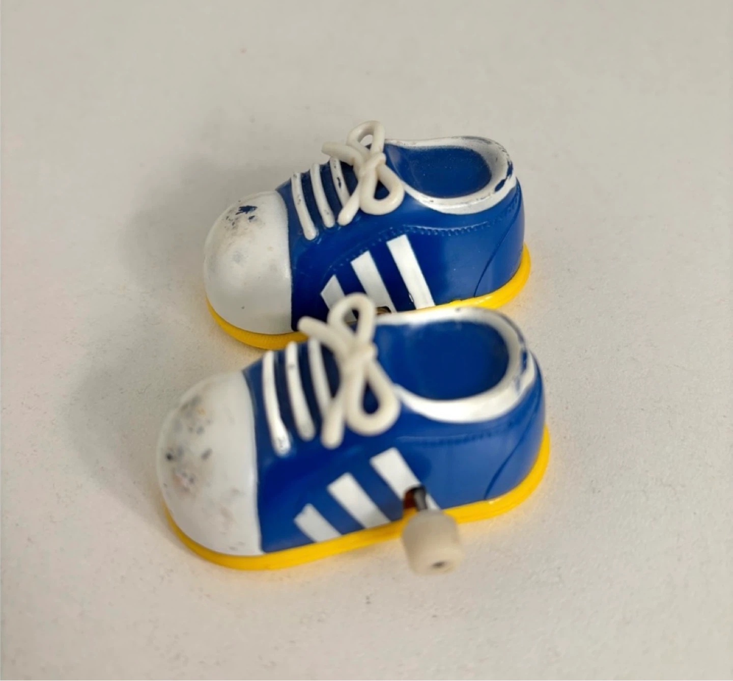⚽️Vintage TOMY 80s Wind-up Toy Sneakers