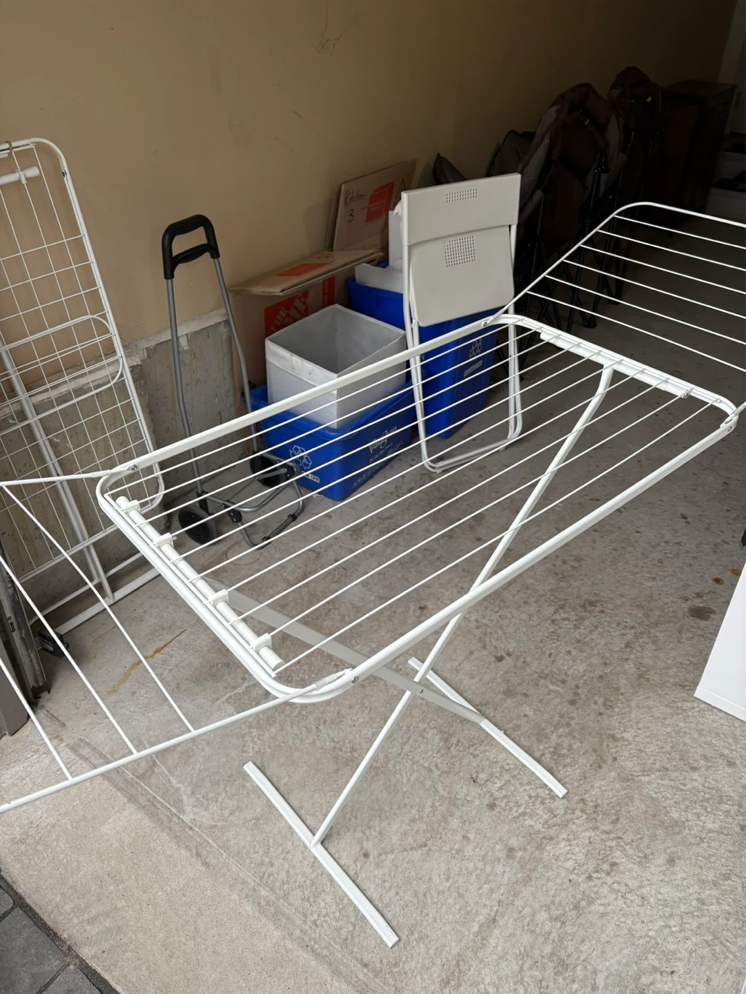White foldable drying rack
