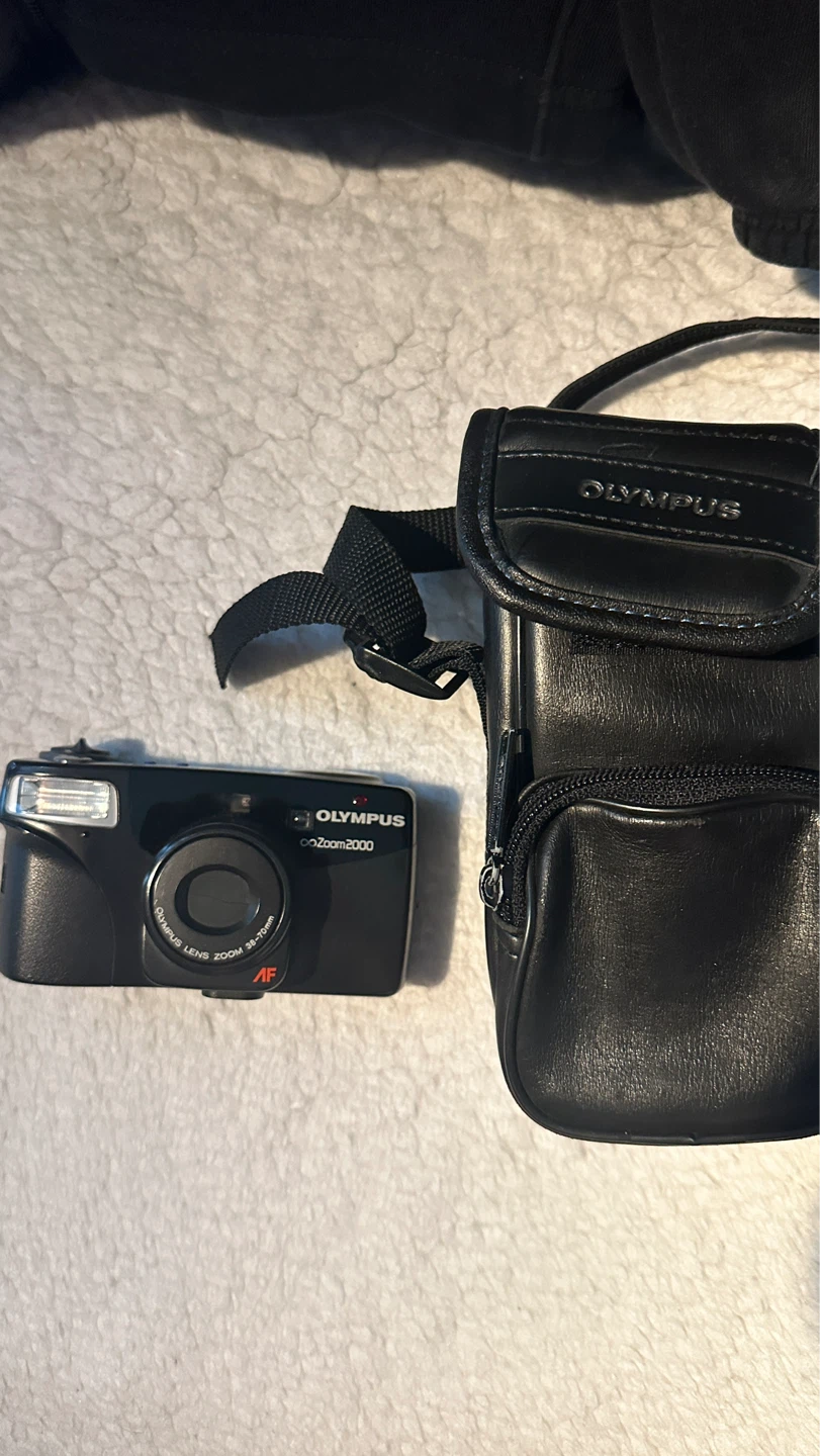 Olympus OZ 2000 AF 35mm Film Camera w/ Case – Untested