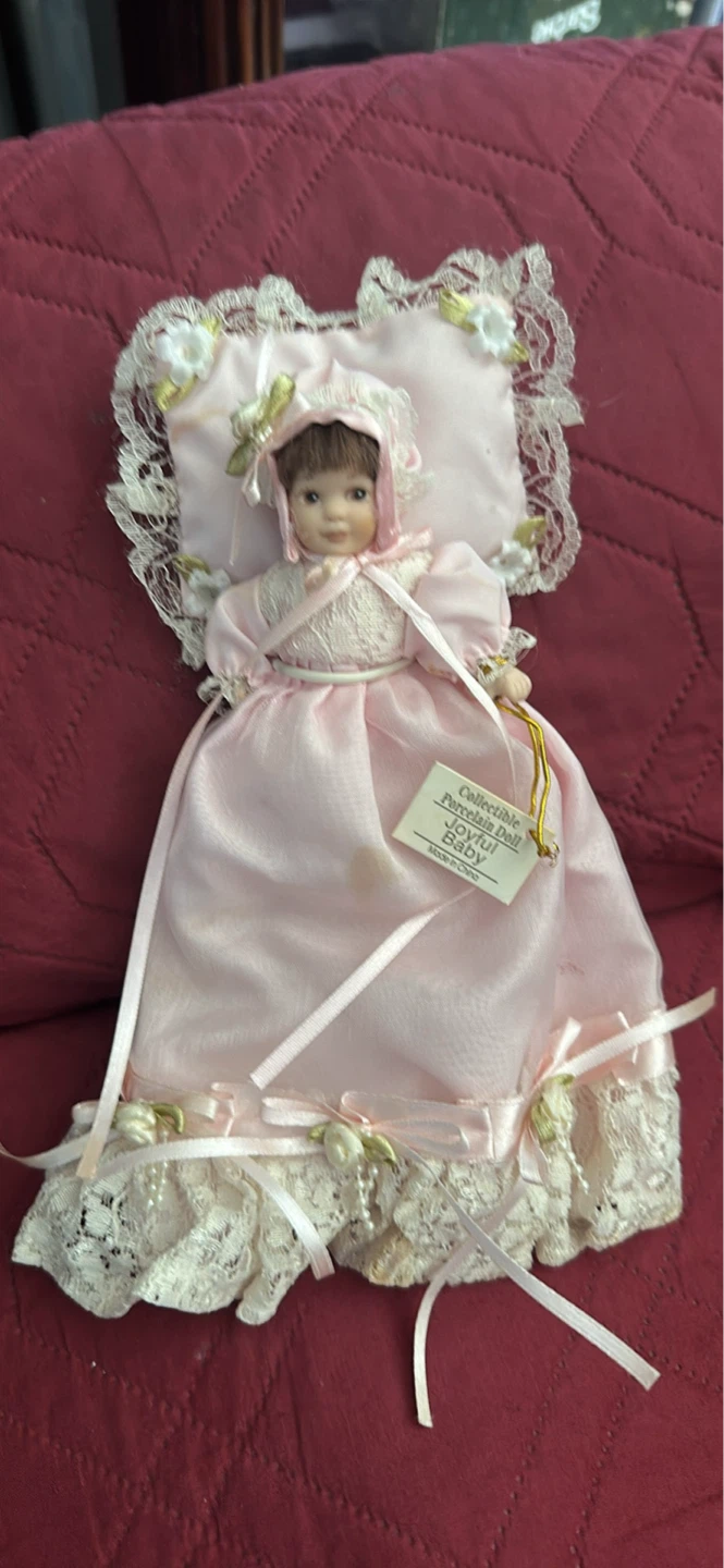 Collectable Porcelain Doll - Joyful Baby - photo 2