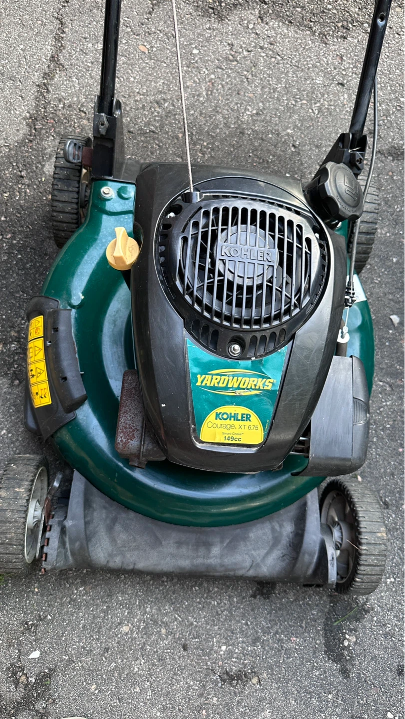Yardworks Lawnmower with Kohler Courage 149cc Engine - photo 3