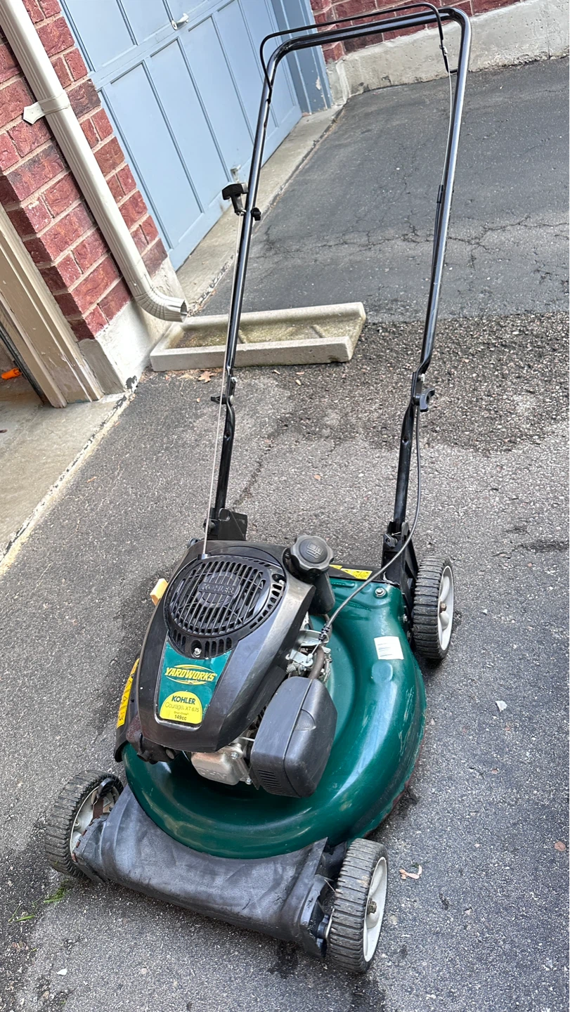 Yardworks Lawnmower with Kohler Courage 149cc Engine - photo 4