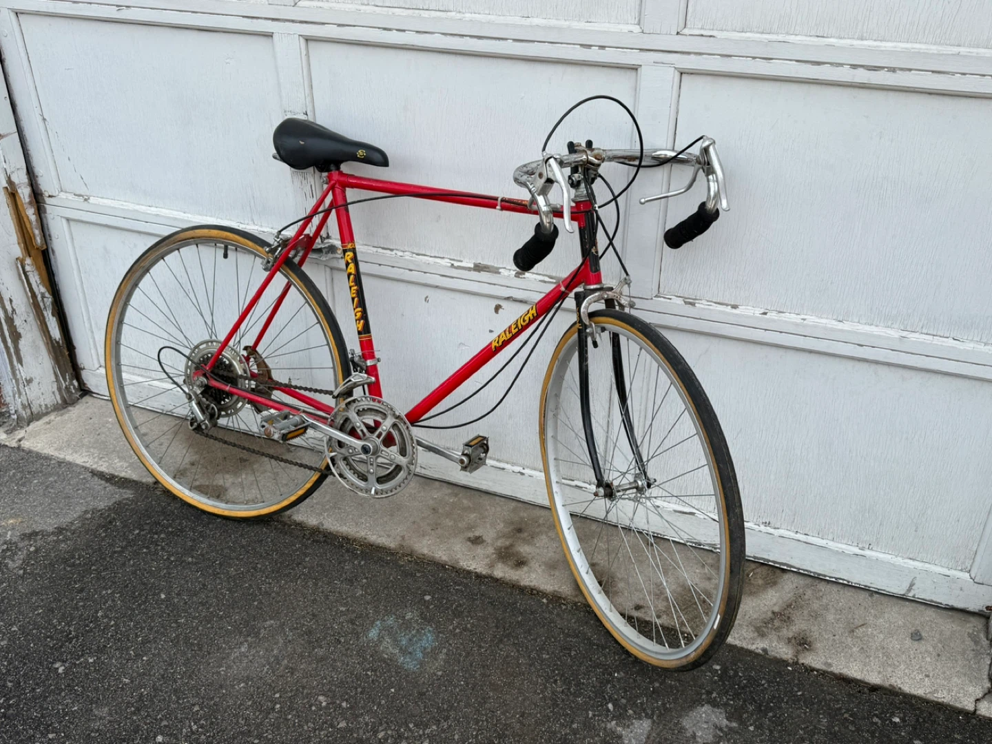 Red Raleigh Road Bike