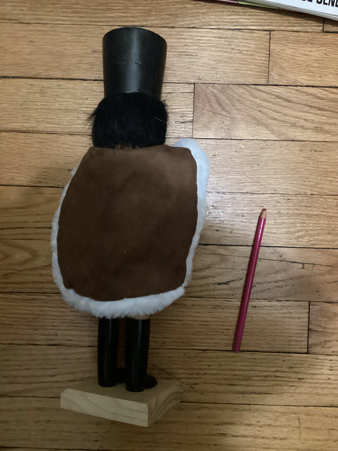 ⚽️Wooden Nutcracker King Figurine - photo 2