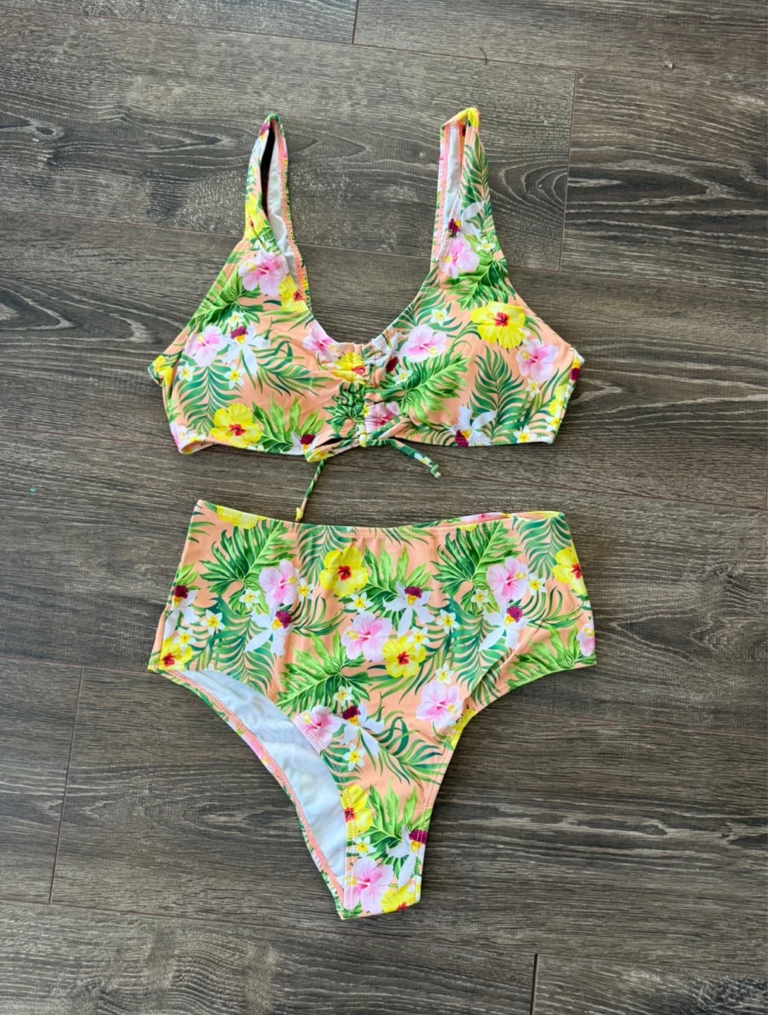 ⚽️Brand new Floral Bikini size large