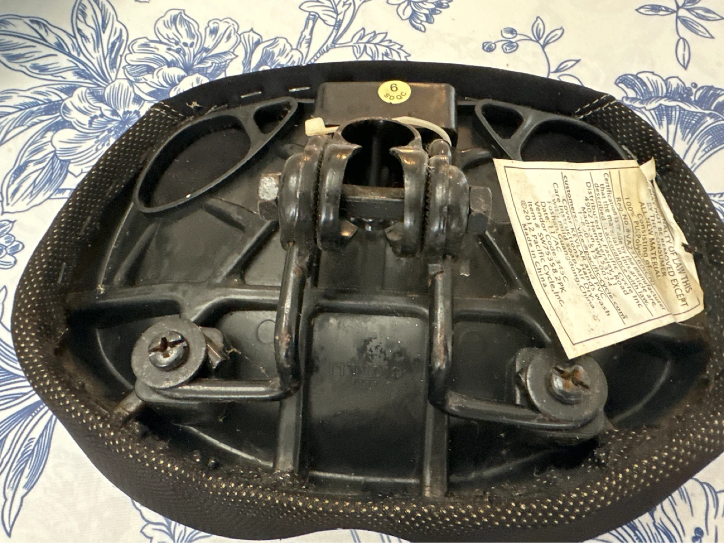 Schwinn Bicycle Seat - photo 3