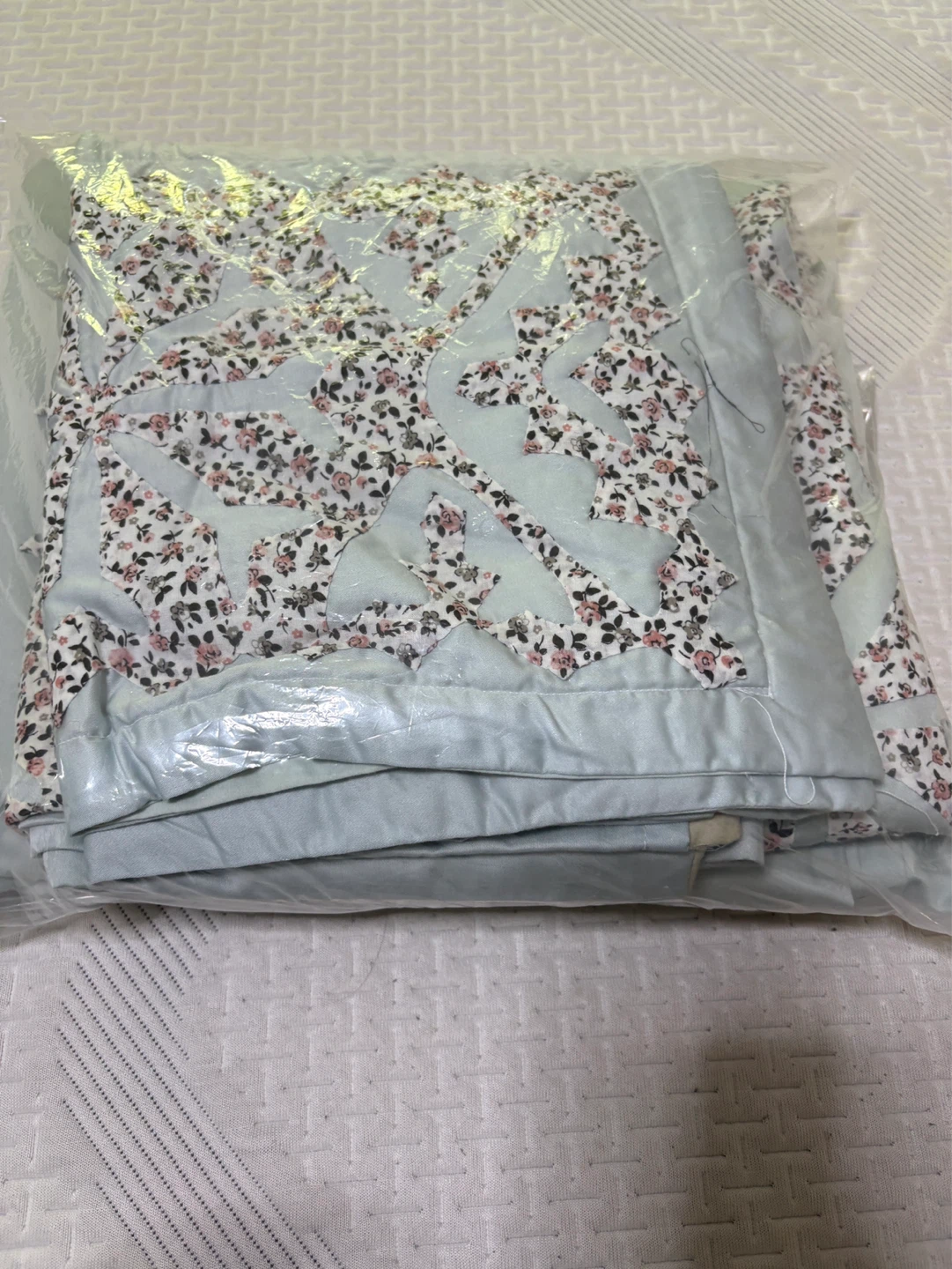 Light Blue Floral Bedspread - photo 2