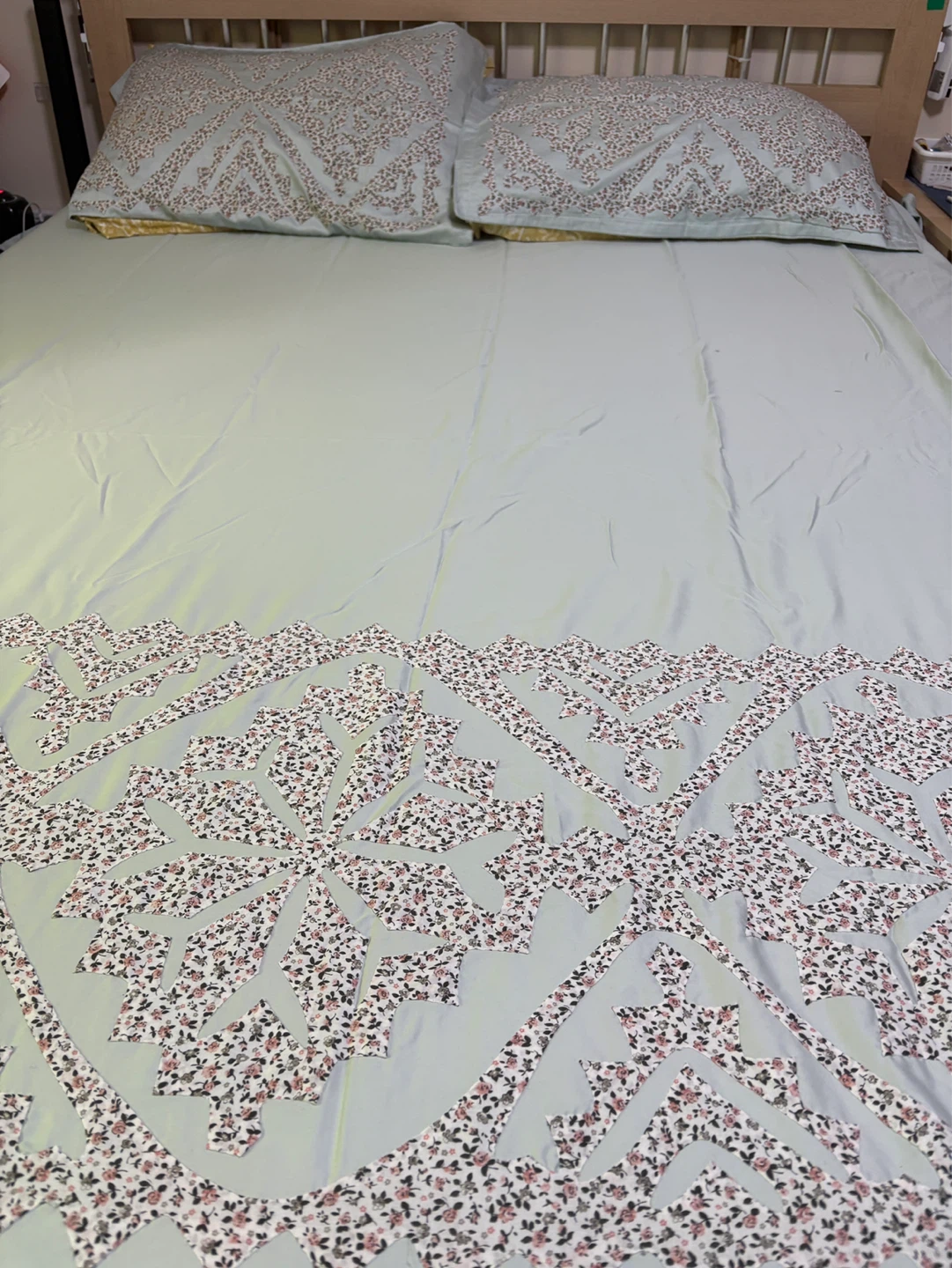 Light Blue Floral Bedspread - photo 3