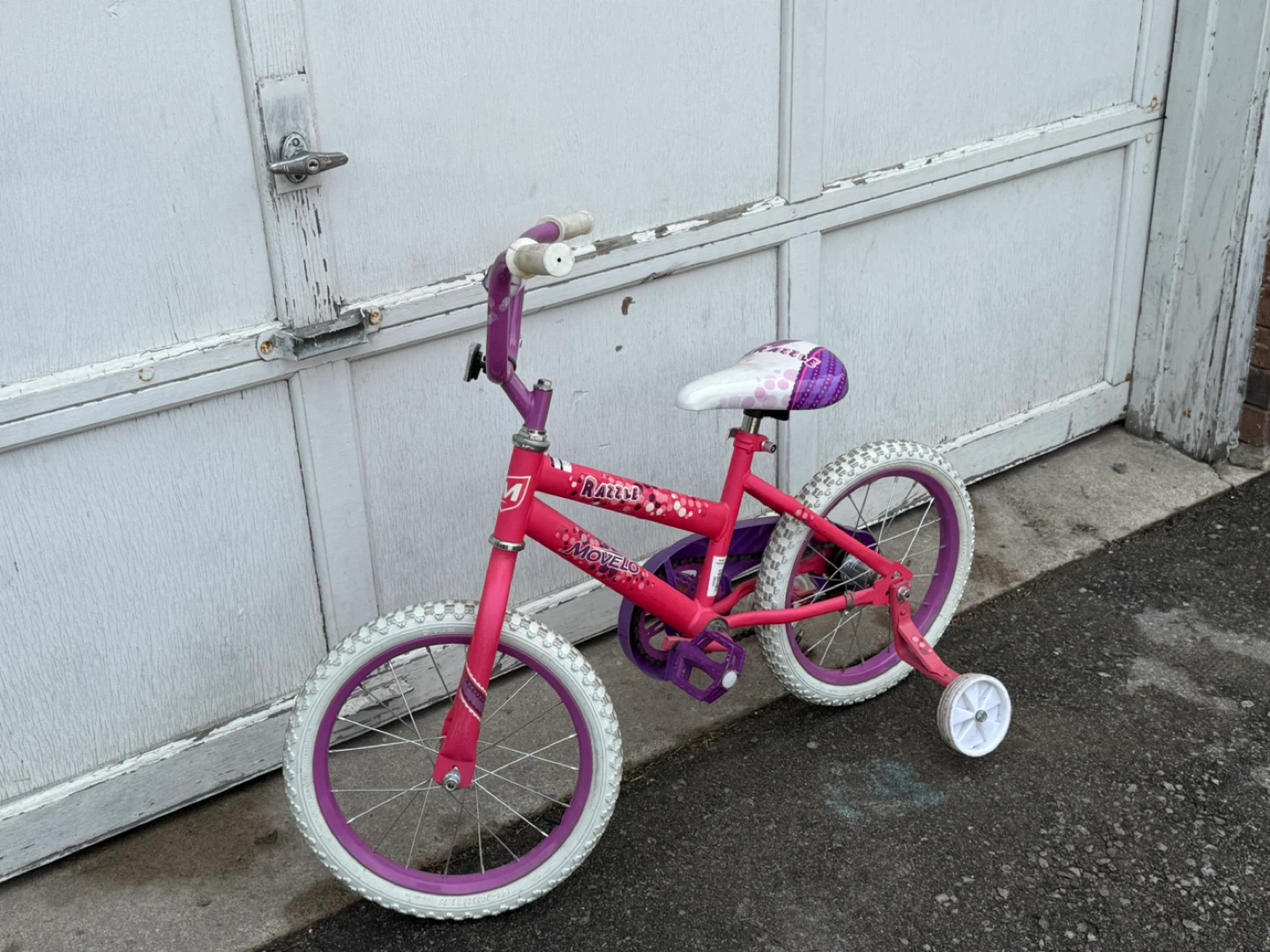 Hot Wheels Girls' Bike - Pink & Purple