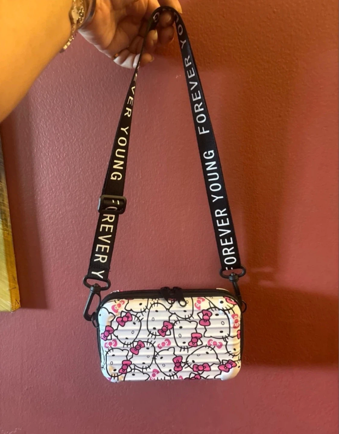 ⚽️ New Hello Kitty Mini Suitcase Bag