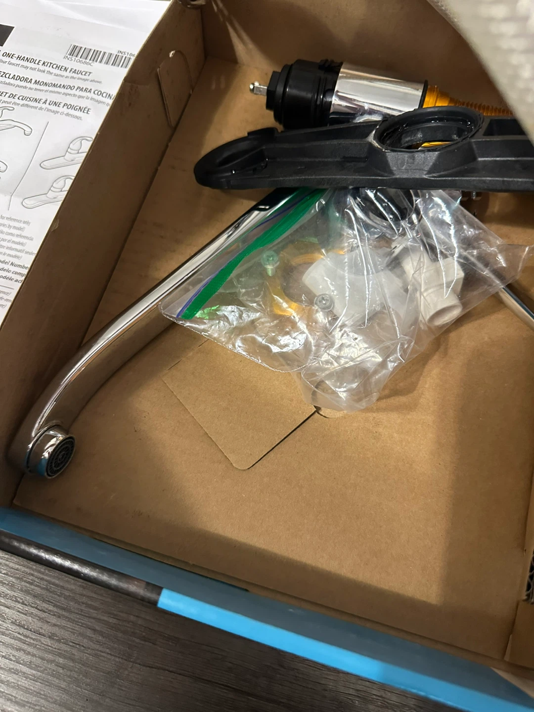 MOEN Torrance CA87484 Single-Handle Kitchen Faucet - photo 3