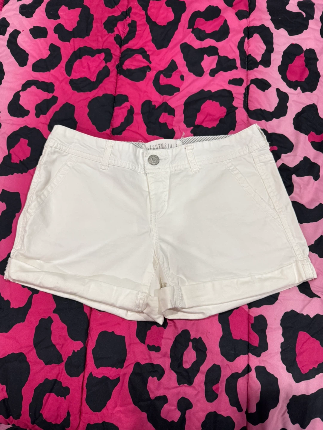 Aéropostale White Twill Midi Shorts Size 4
