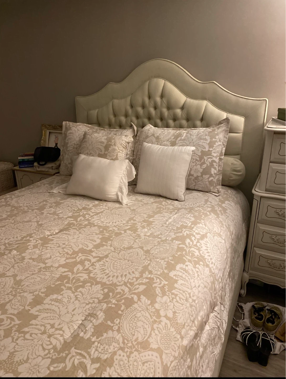 Queen Tufted Headboard Bed Frame