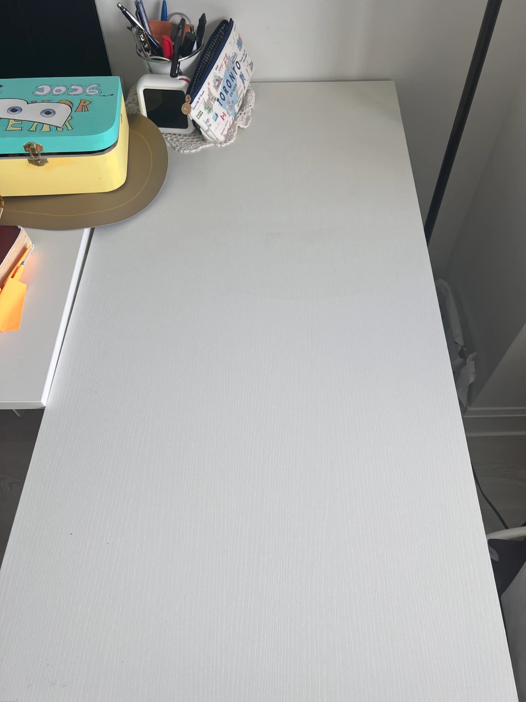 White Desk