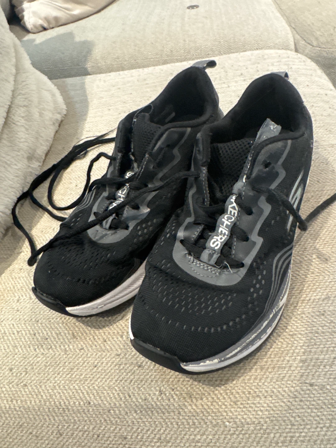 ⚽ boy shoes size 4.5