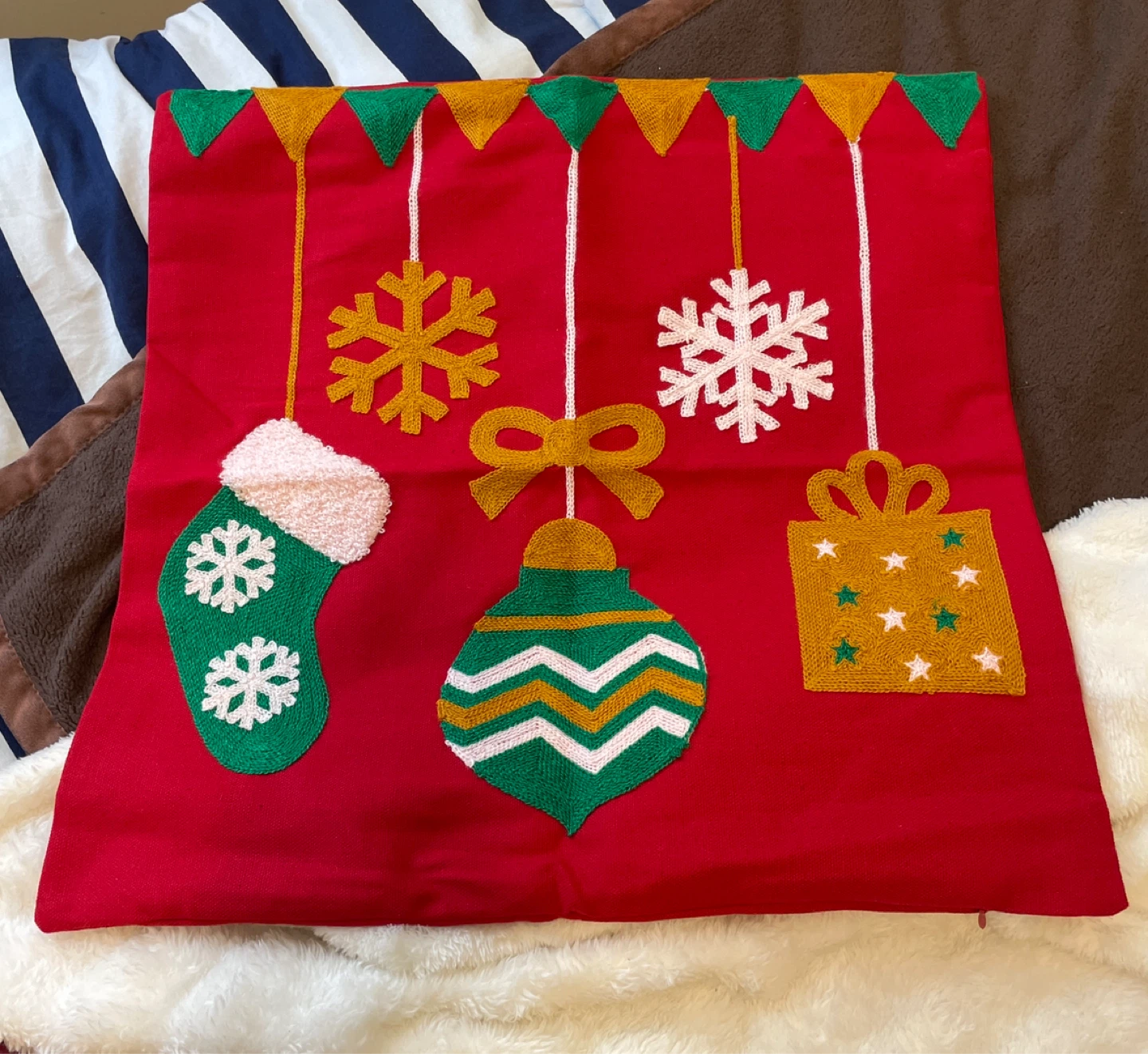 ⚽️ New Christmas Embroidered Throw Pillow Cover 18”x18”