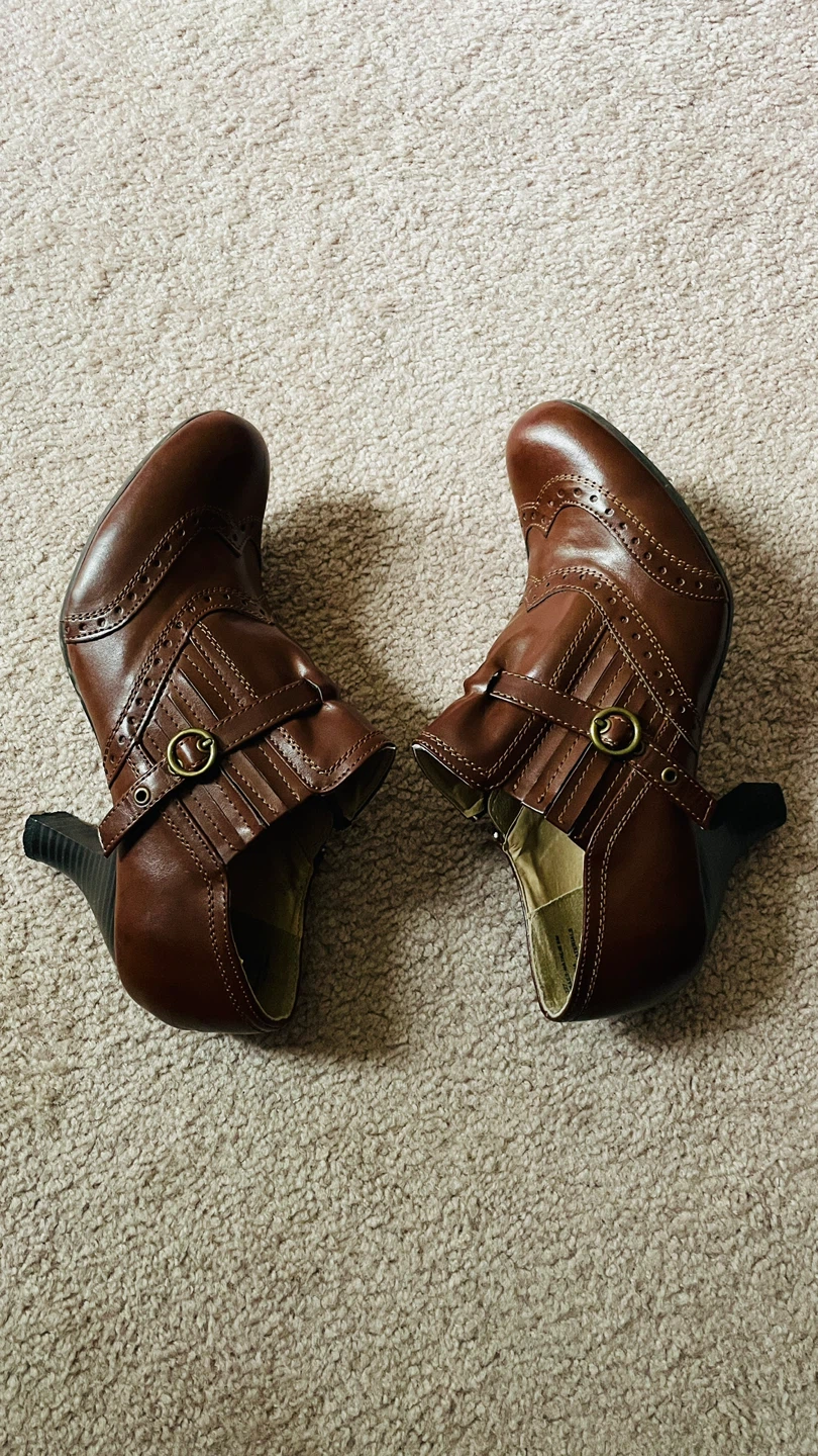 Brown Bass Leather Ankle Boots