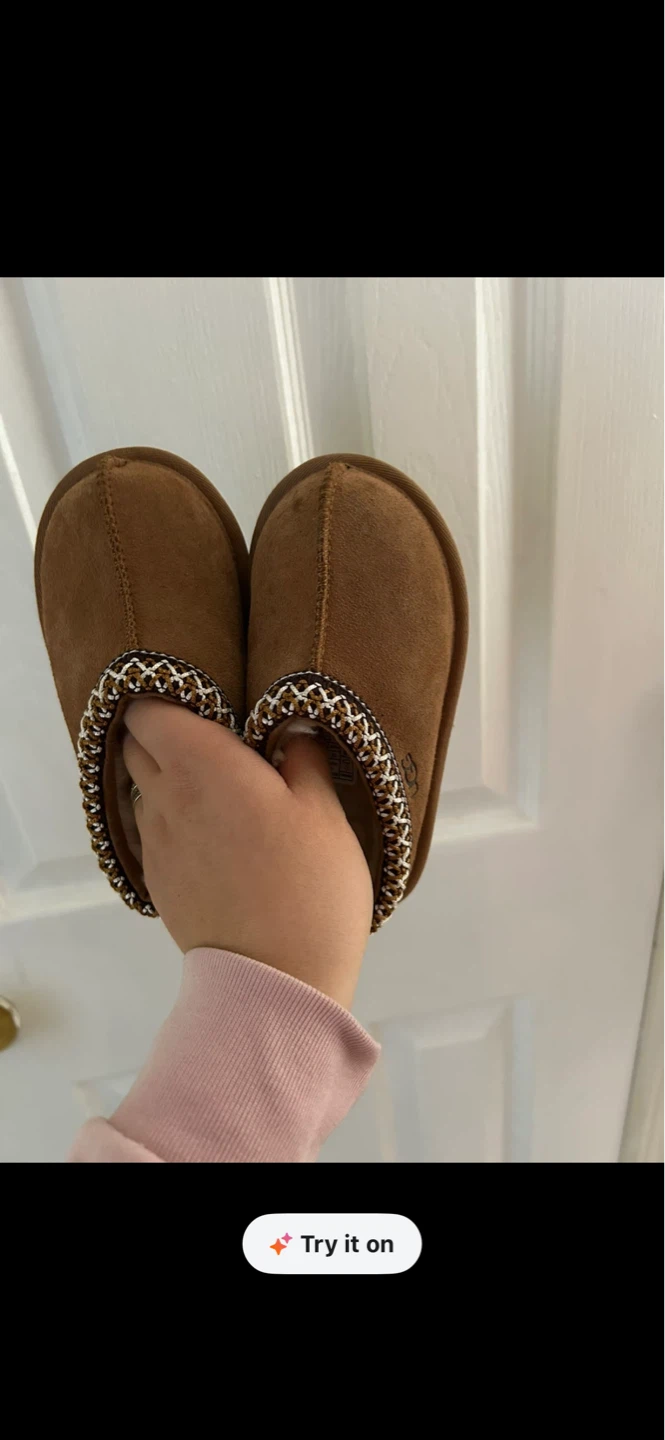 UGG Brown Suede Slippers⚽️