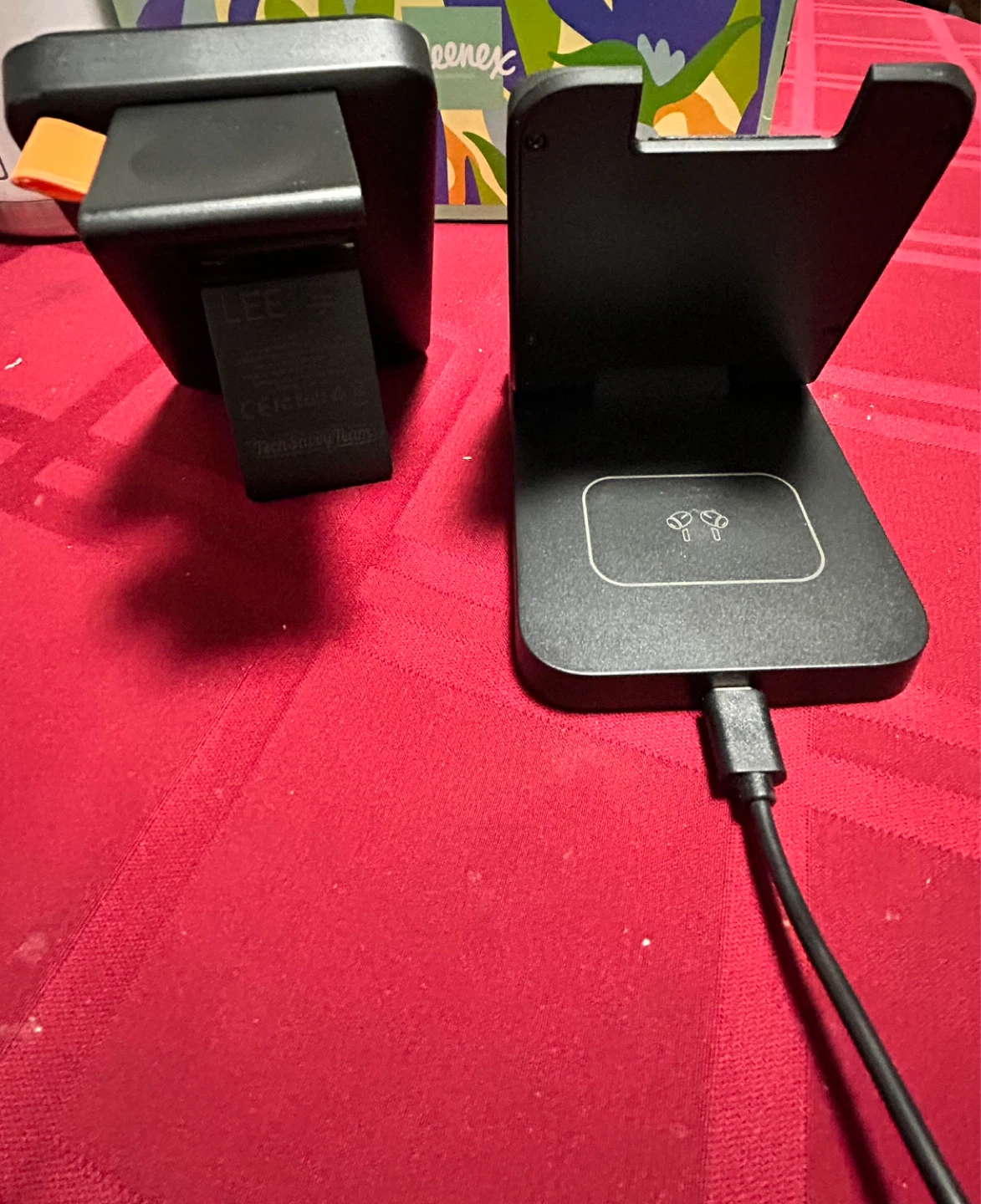 Magnetic Wireless Charger and  Stand - photo 3