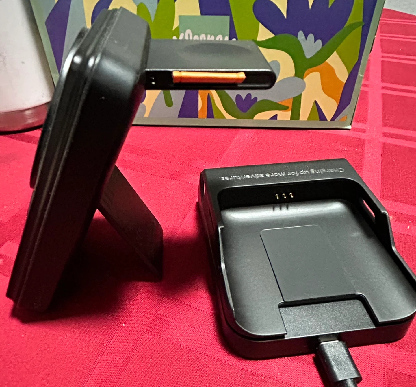 Magnetic Wireless Charger and  Stand - photo 4